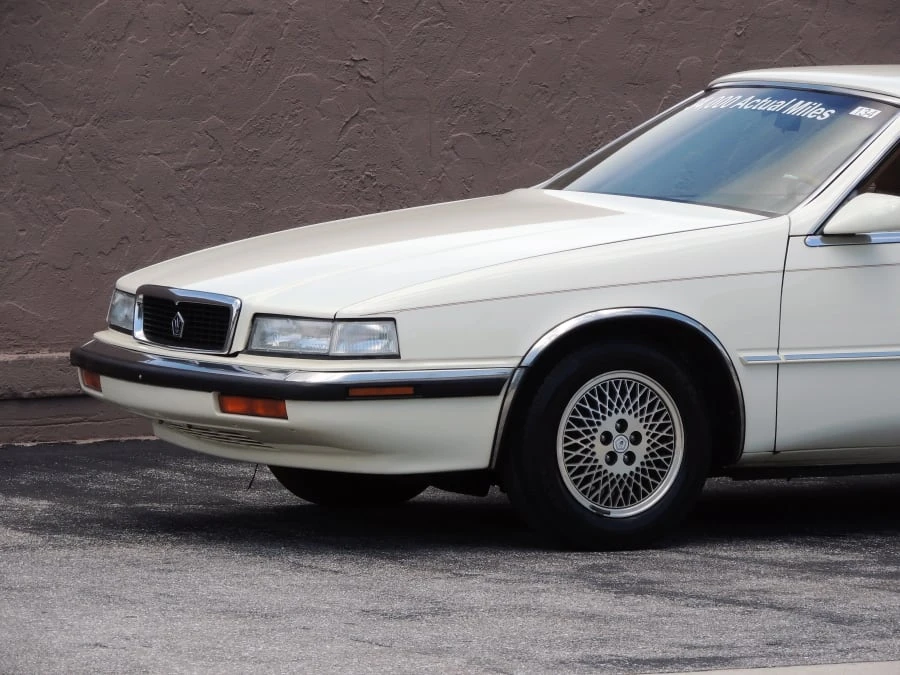 1990 Chrysler TC by Maserati - Image 12 of 12
