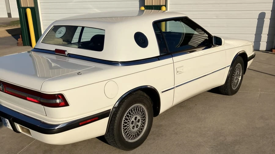 1990 Chrysler TC by Maserati - Image 5 of 10