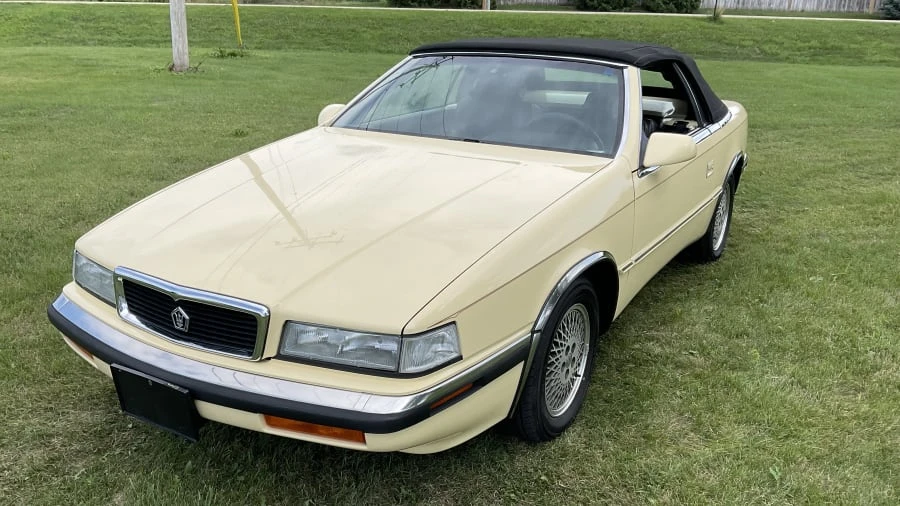 1990 Chrysler TC by Maserati - Image 4 of 15