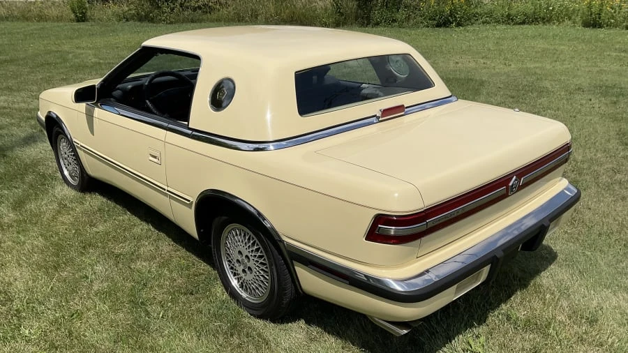 1990 Chrysler TC by Maserati - Image 9 of 13