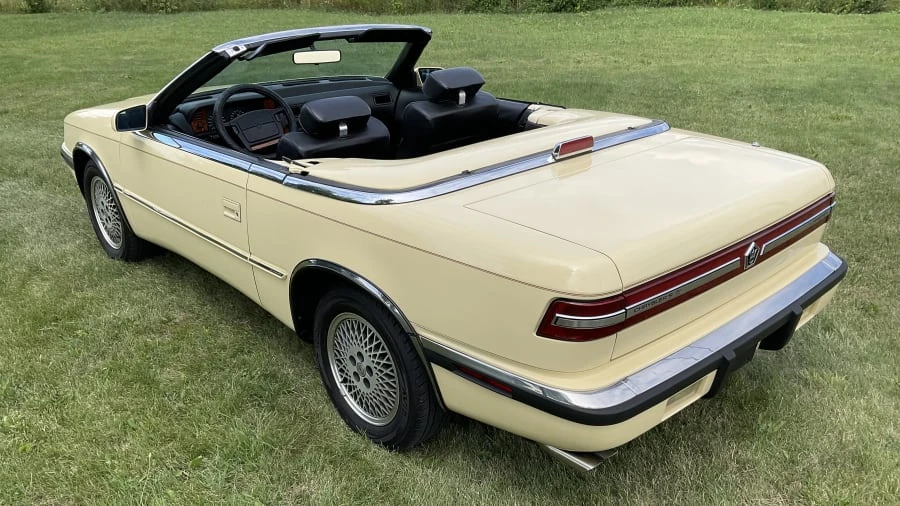1990 Chrysler TC by Maserati - Image 9 of 15