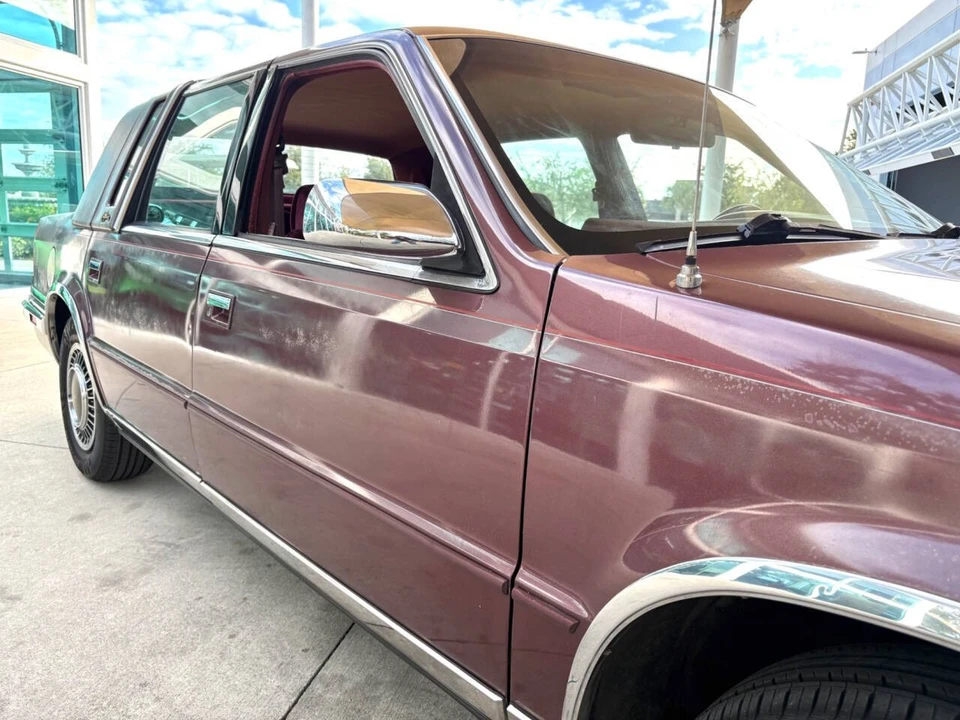 1990 Chrysler New Yorker - Image 19 of 31