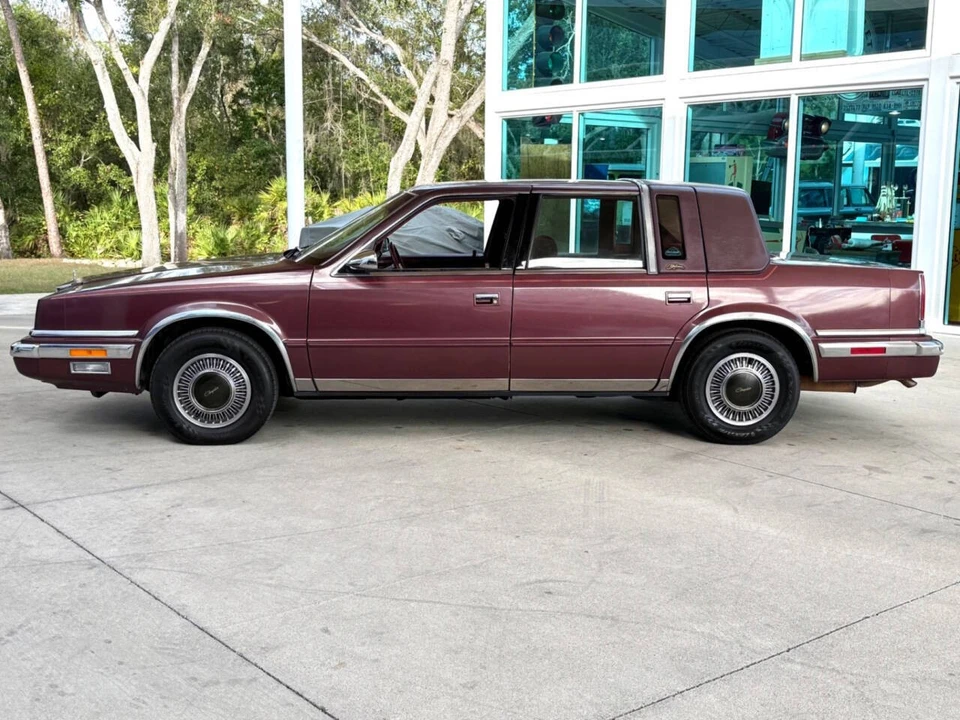 1990 Chrysler New Yorker - Image 11 of 12