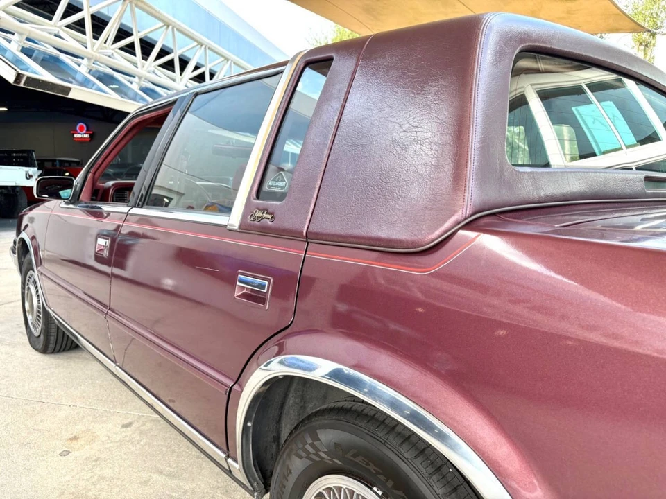 1990 Chrysler New Yorker - Image 15 of 31