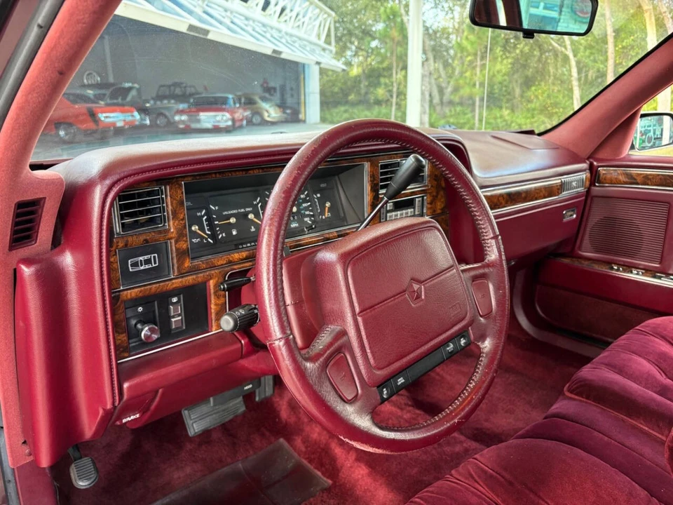 1990 Chrysler New Yorker - Image 26 of 31