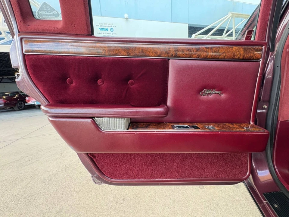 1990 Chrysler New Yorker - Image 30 of 31