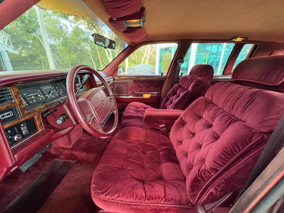 1990 Chrysler New Yorker - Image 27 of 31