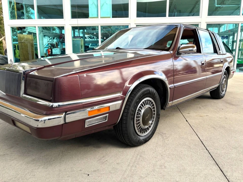 1990 Chrysler New Yorker - Image 13 of 31