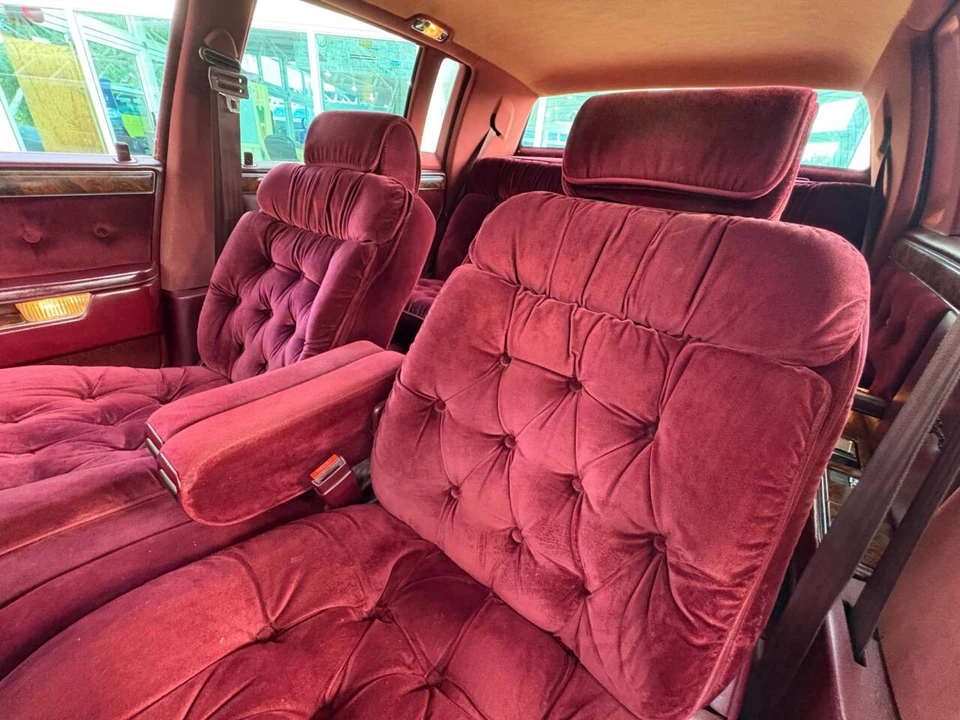 1990 Chrysler New Yorker - Image 28 of 31