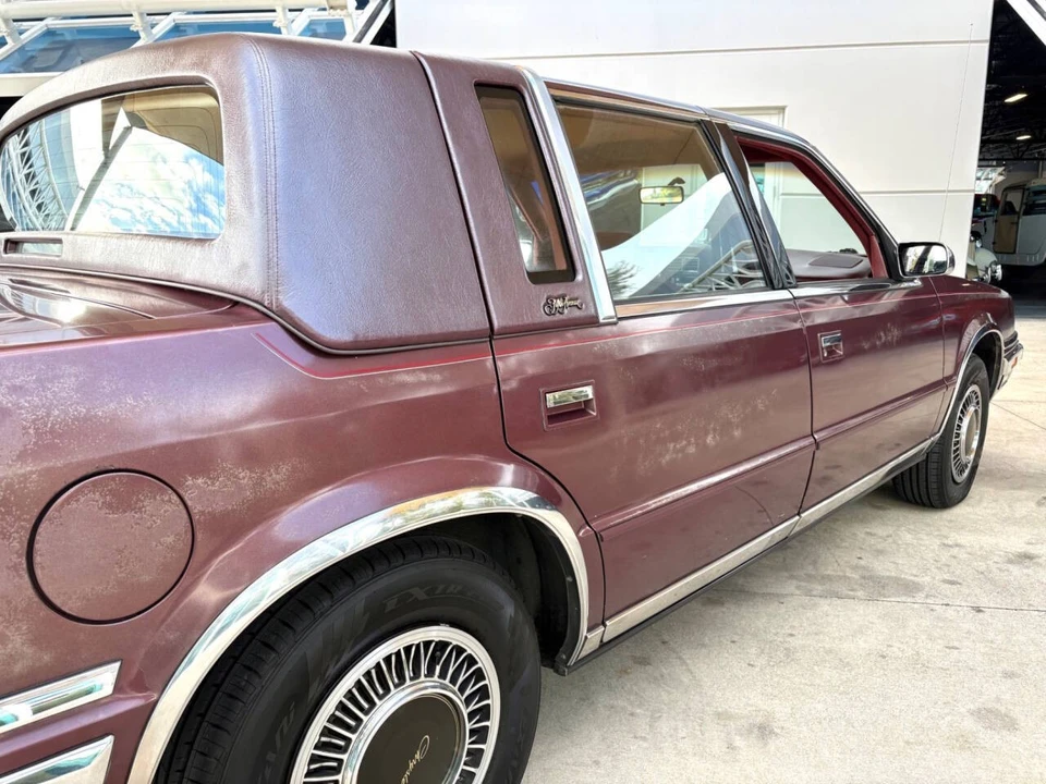 1990 Chrysler New Yorker - Image 18 of 31