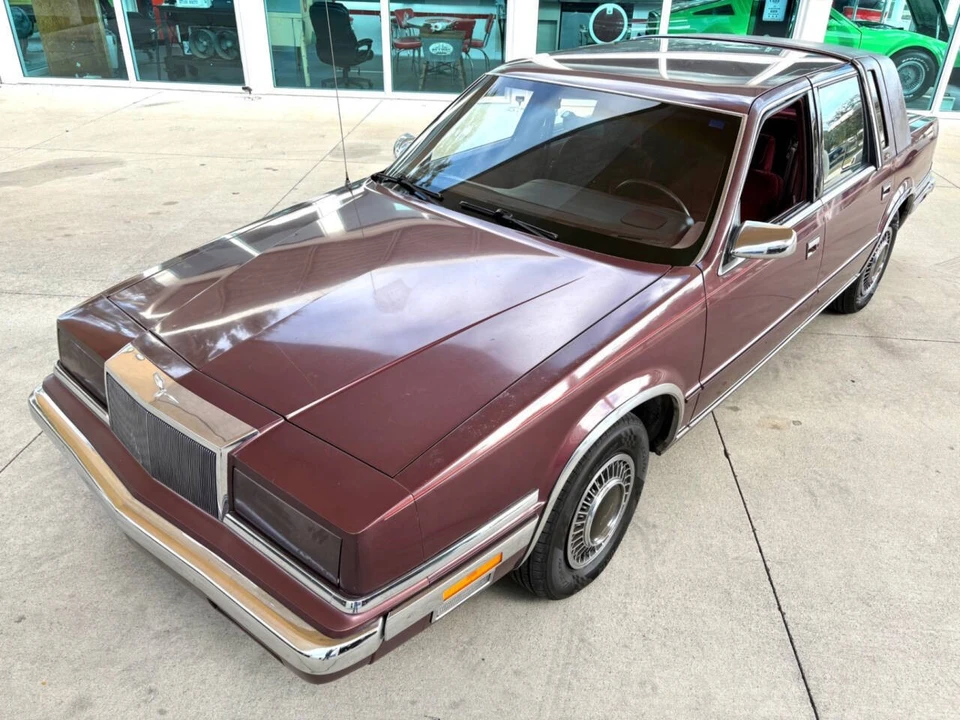 1990 Chrysler New Yorker - Image 21 of 31