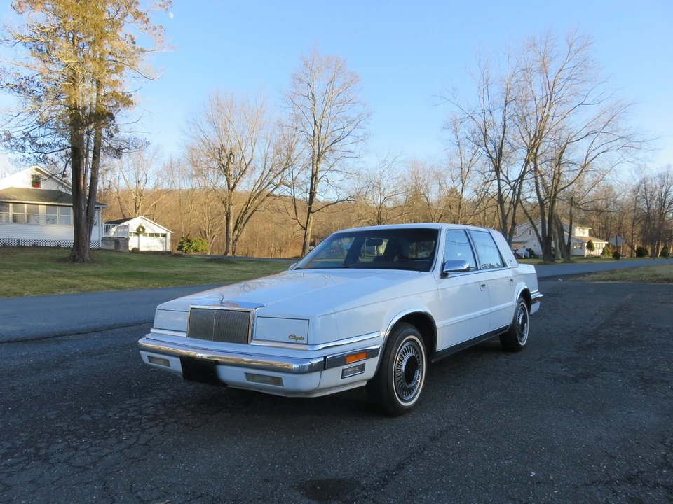 1990 Chrysler New Yorker - Image 2 of 31