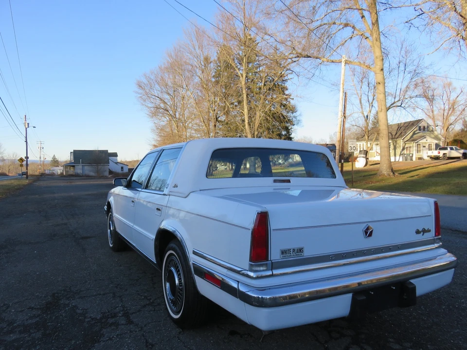 1990 Chrysler New Yorker - Image 4 of 31