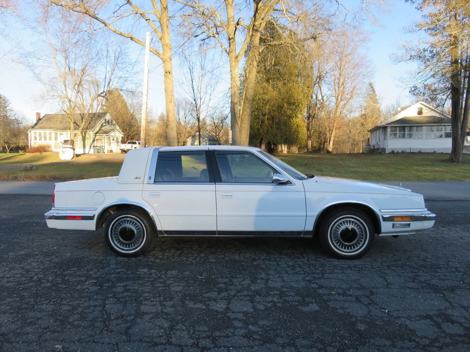 1990 Chrysler New Yorker - Image 9 of 31