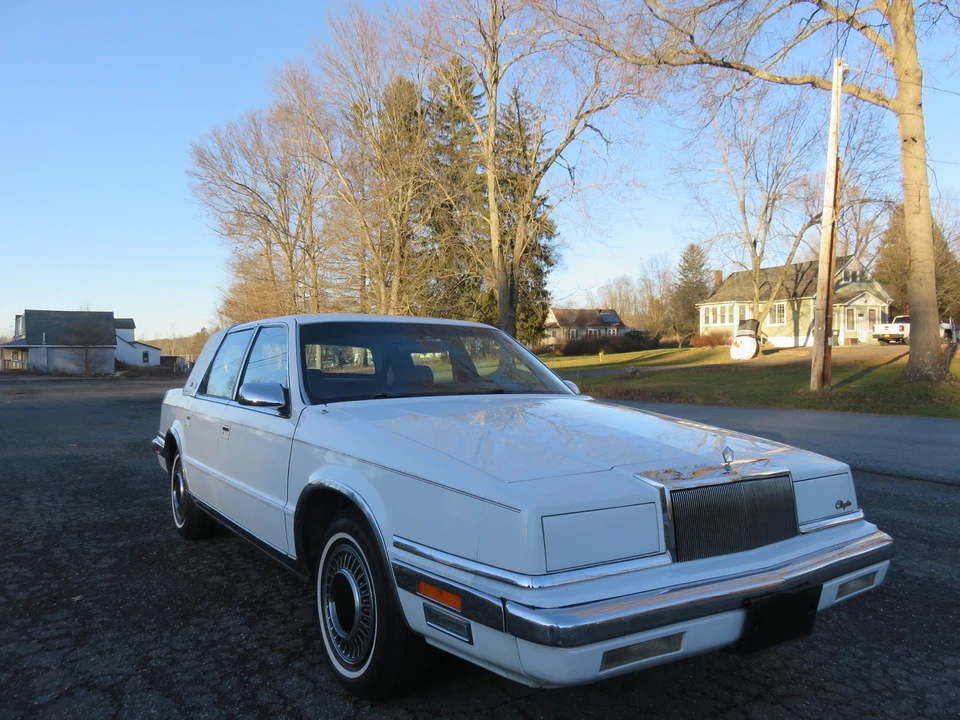 1990 Chrysler New Yorker - Image 10 of 31