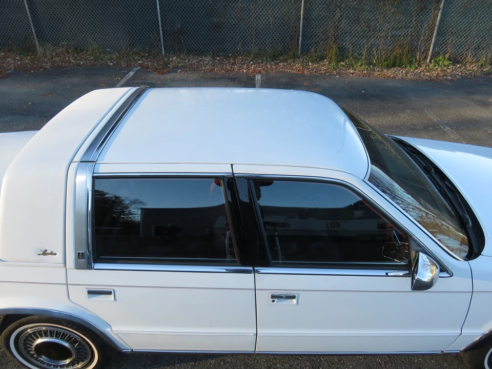 1990 Chrysler New Yorker - Image 28 of 31