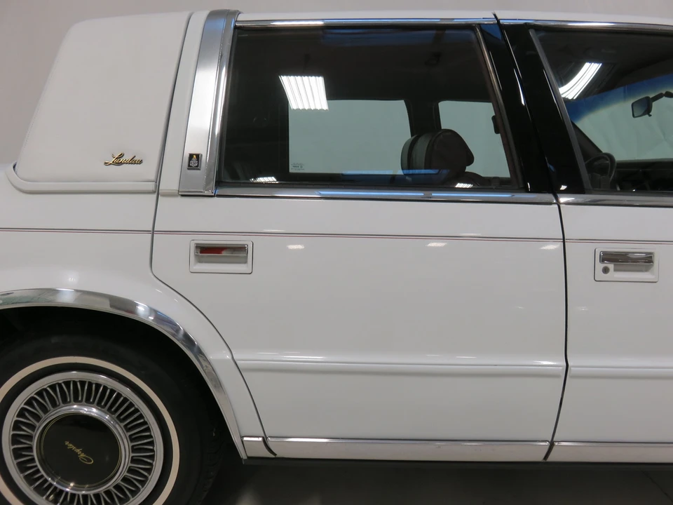 1990 Chrysler New Yorker - Image 29 of 31