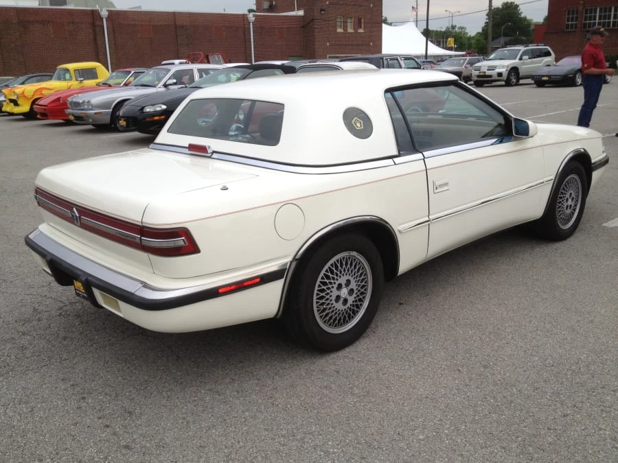 1990 Chrysler TC by Maserati - Image 4 of 4
