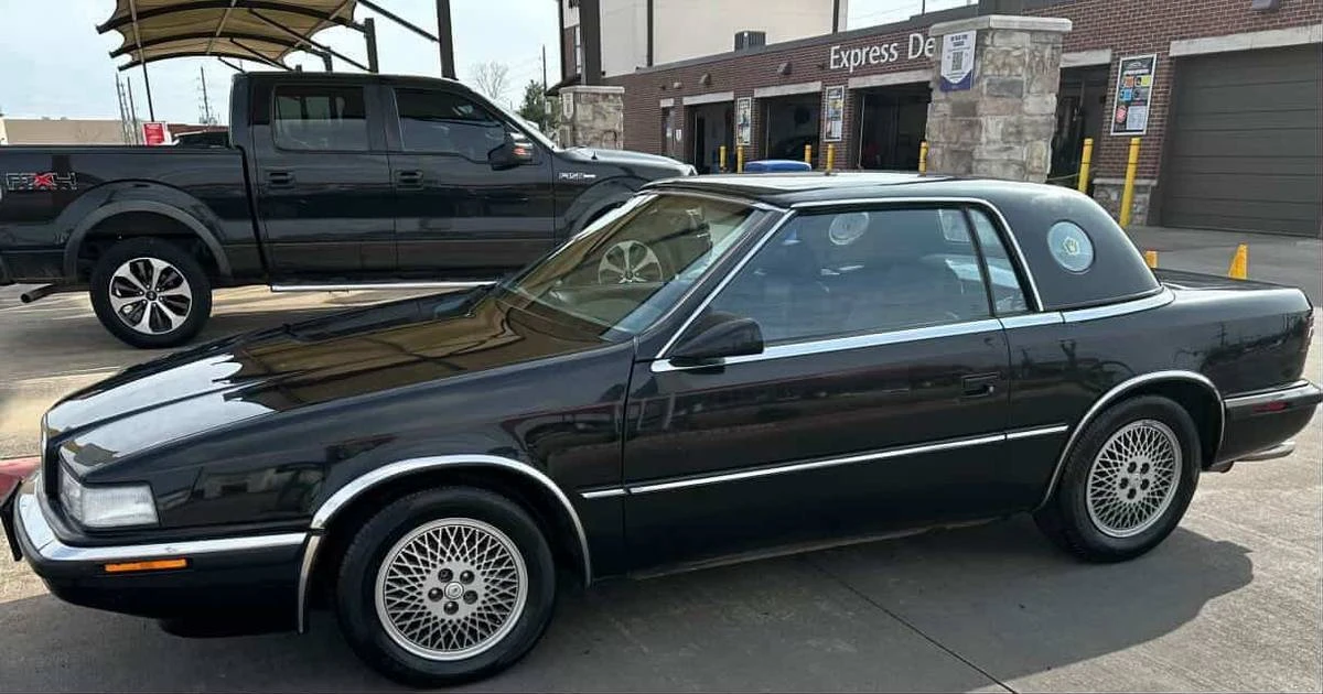 1990 Chrysler TC by Maserati - Image 23 of 24