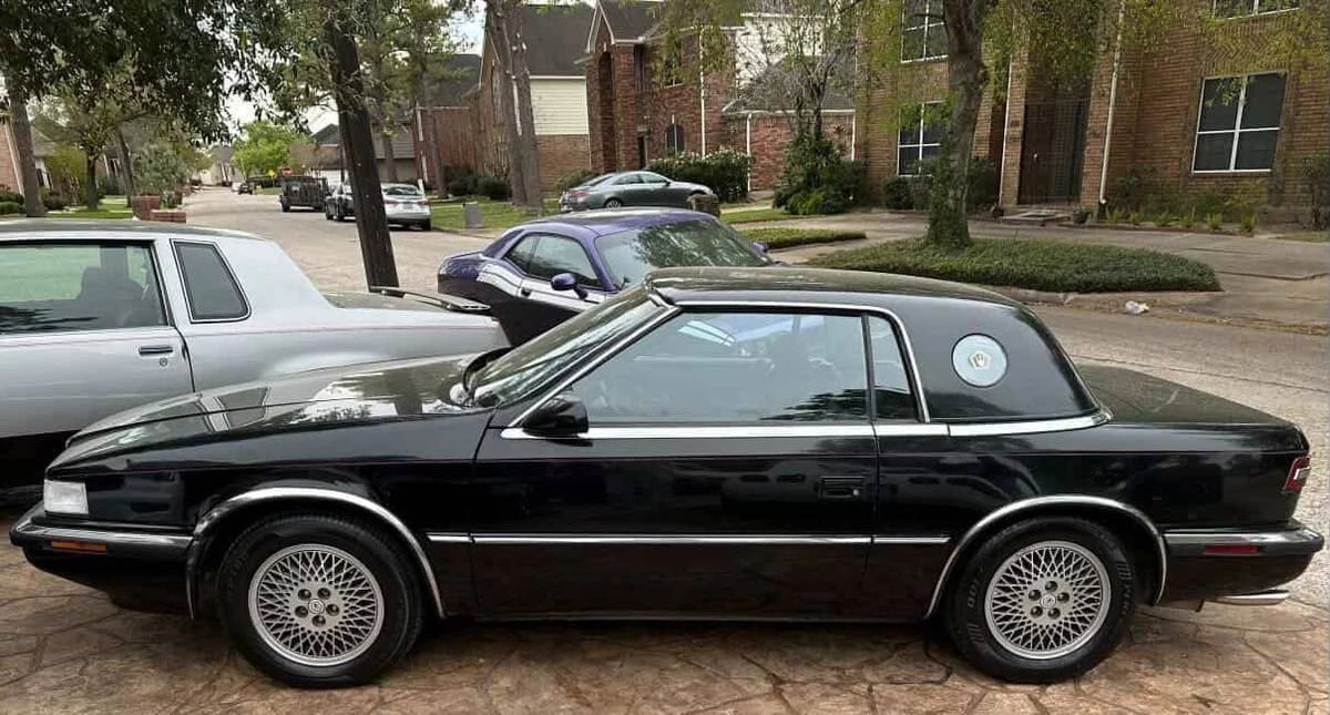 1990 Chrysler TC by Maserati - Image 22 of 24