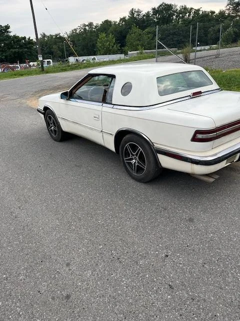 1990 Chrysler TC by Maserati - Image 2 of 10