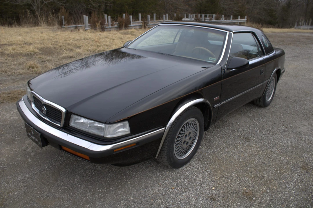 1990 Chrysler TC by Maserati - Image 12 of 31