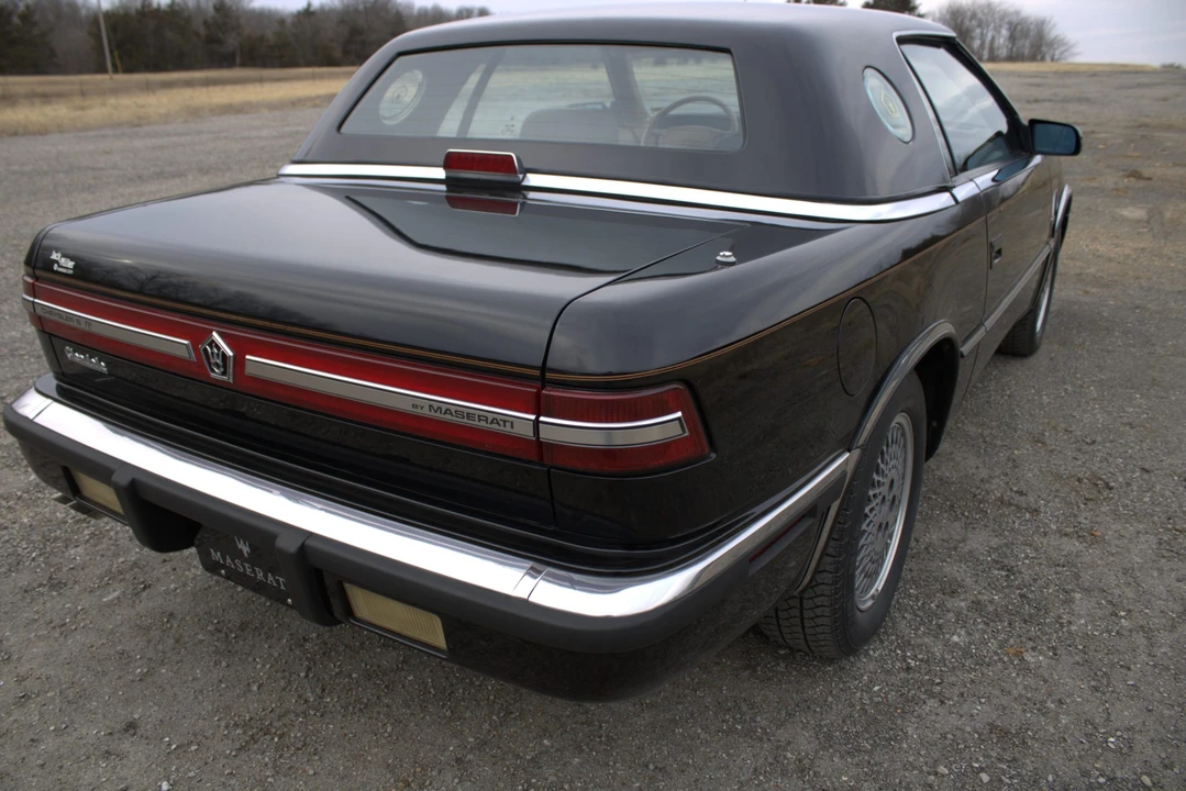 1990 Chrysler TC by Maserati - Image 5 of 31