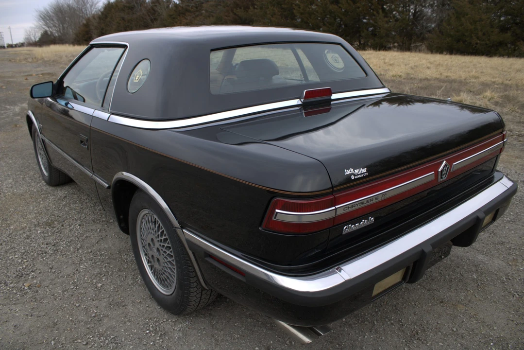1990 Chrysler TC by Maserati - Image 7 of 31