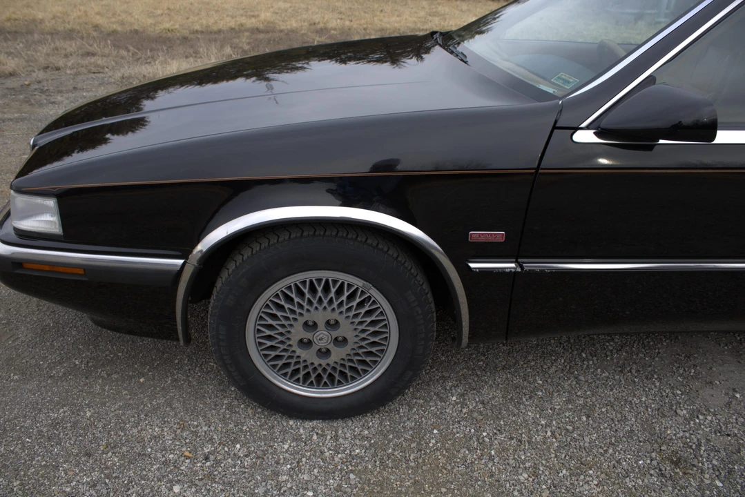 1990 Chrysler TC by Maserati - Image 16 of 31