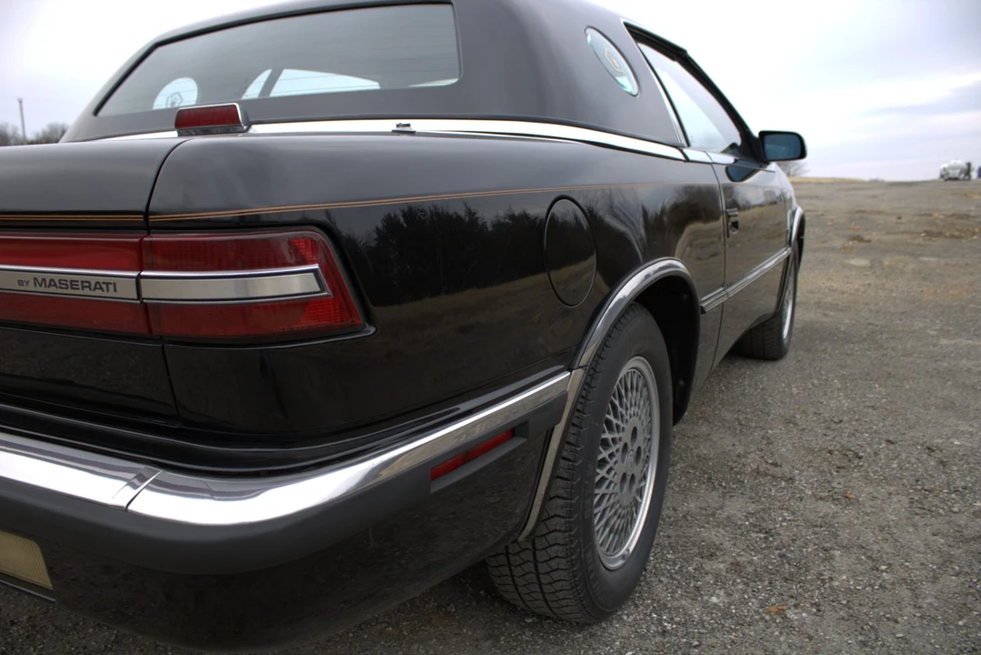 1990 Chrysler TC by Maserati - Image 19 of 31