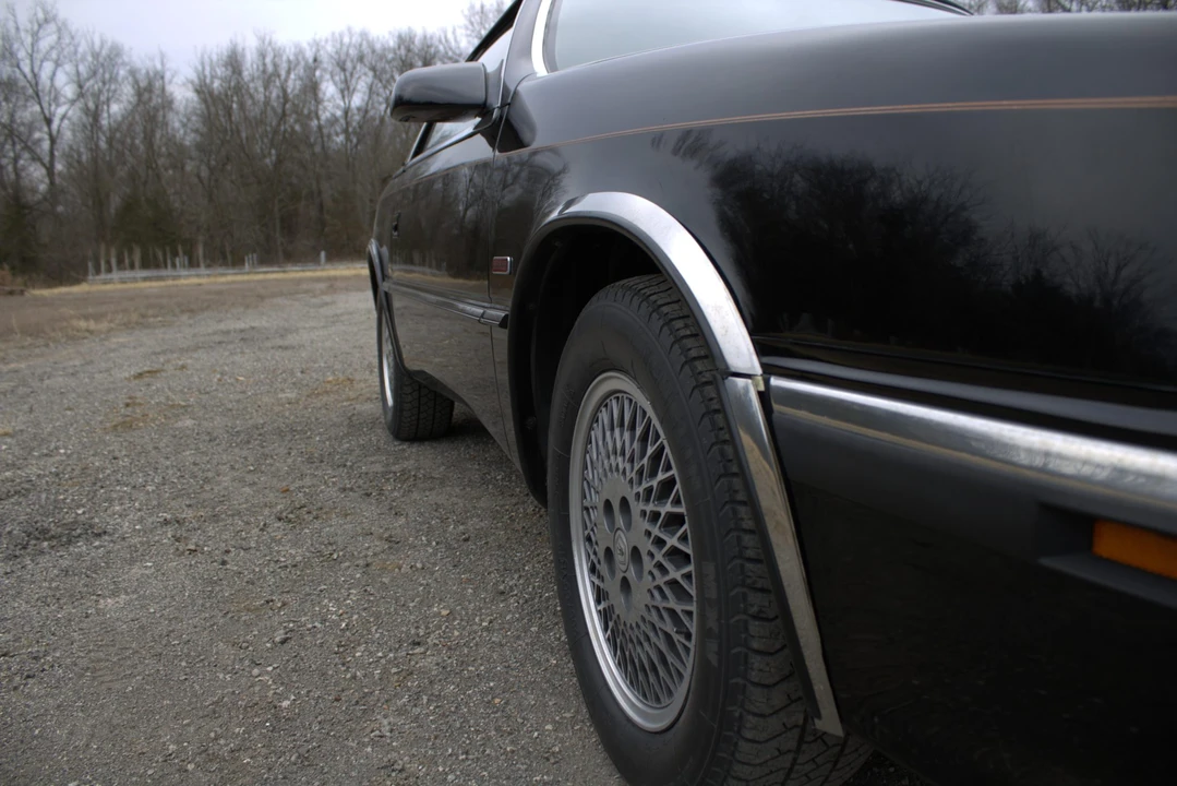 1990 Chrysler TC by Maserati - Image 17 of 31