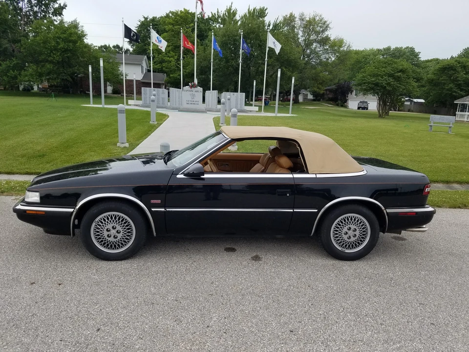 1990 Chrysler TC by Maserati - Image 10 of 31