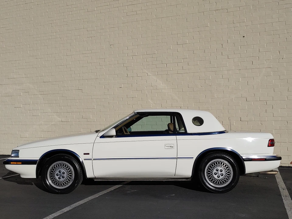 1990 Chrysler TC by Maserati - Image 5 of 31