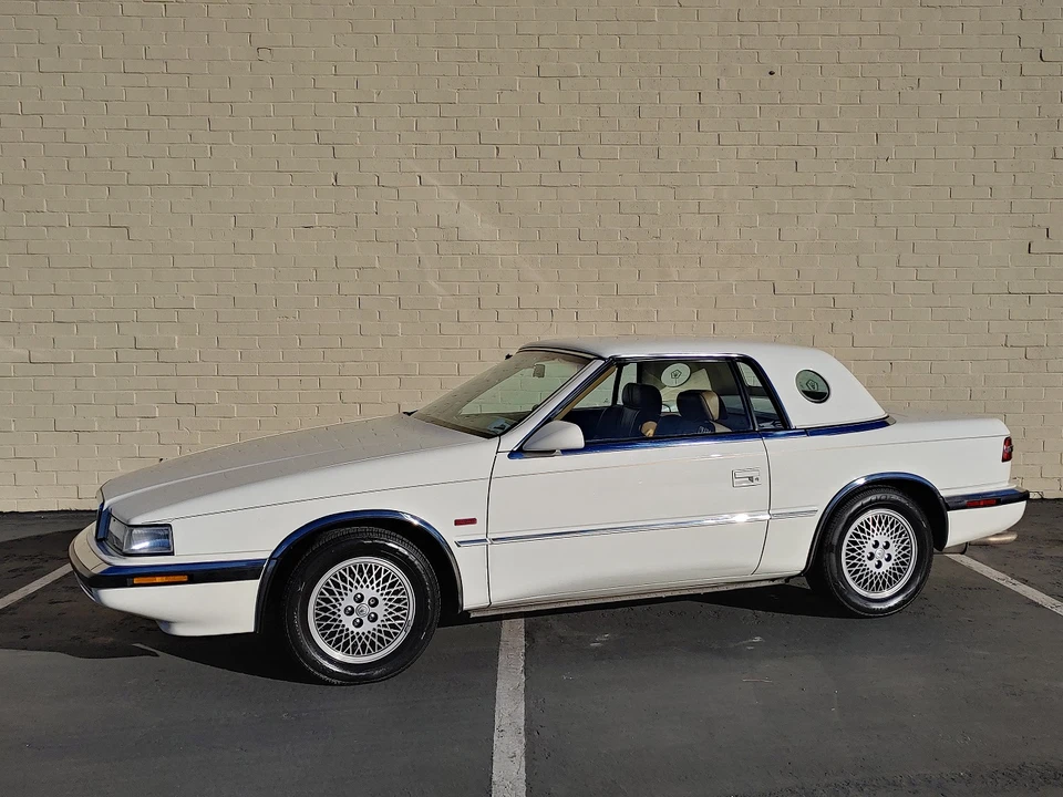 1990 Chrysler TC by Maserati - Image 4 of 31