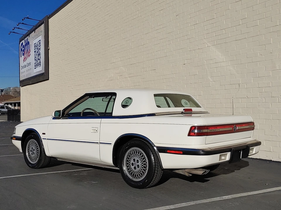 1990 Chrysler TC by Maserati - Image 6 of 31