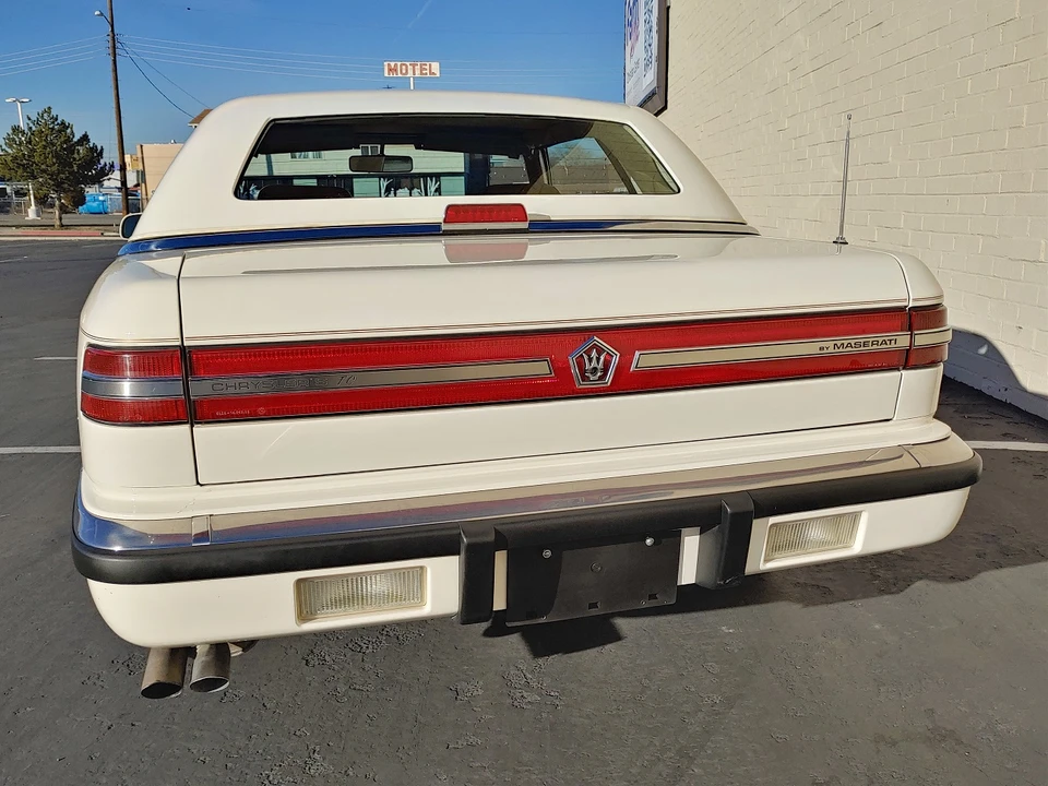 1990 Chrysler TC by Maserati - Image 10 of 31