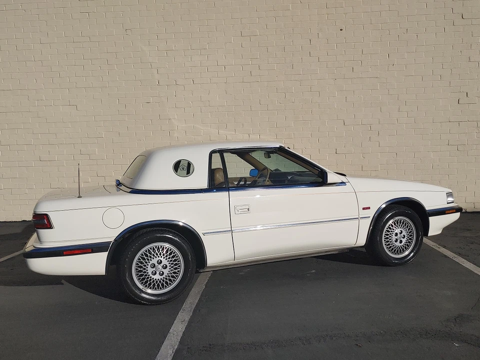 1990 Chrysler TC by Maserati - Image 14 of 31