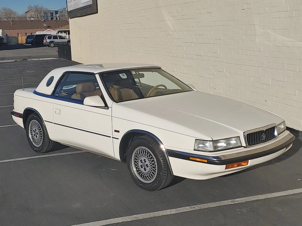 1990 Chrysler TC by Maserati - Image 17 of 31