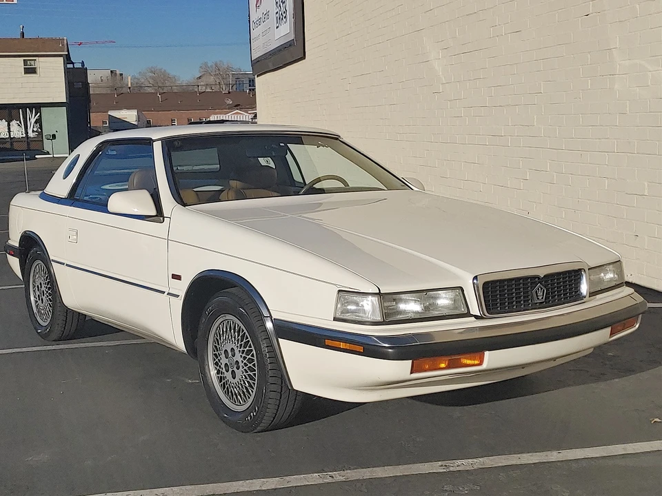 1990 Chrysler TC by Maserati - Image 18 of 31