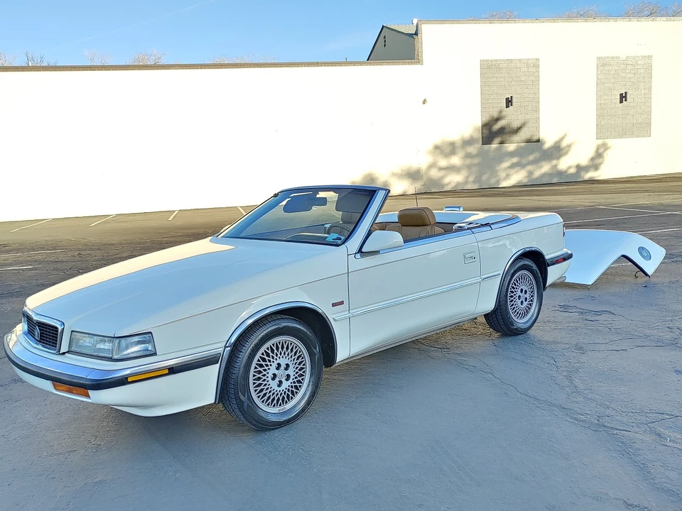 1990 Chrysler TC by Maserati - Image 26 of 31