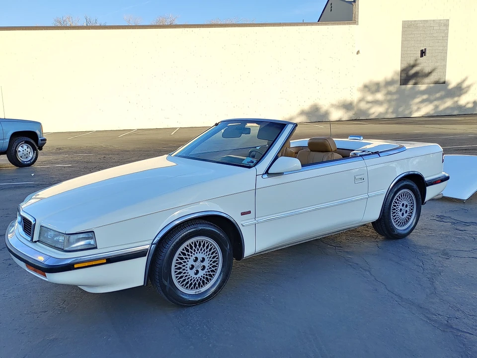 1990 Chrysler TC by Maserati - Image 25 of 31