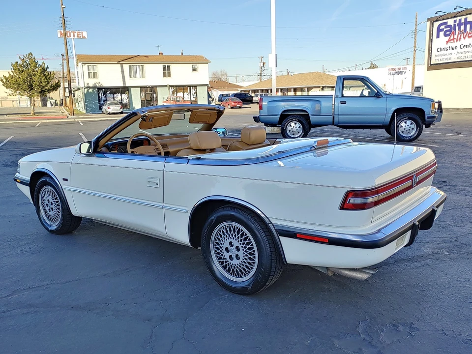 1990 Chrysler TC by Maserati - Image 23 of 31