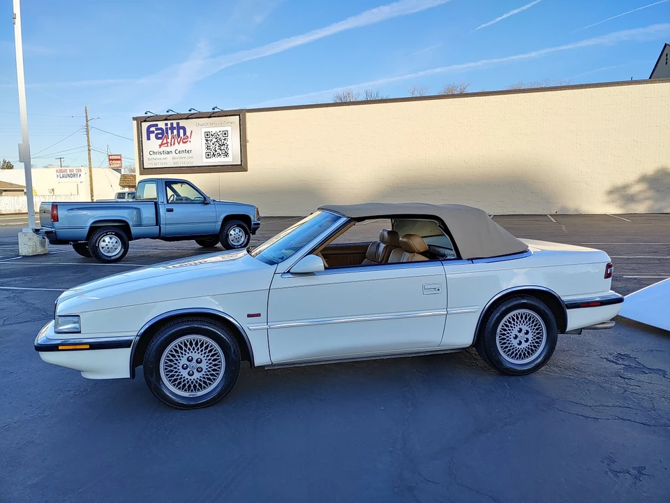 1990 Chrysler TC by Maserati - Image 20 of 31