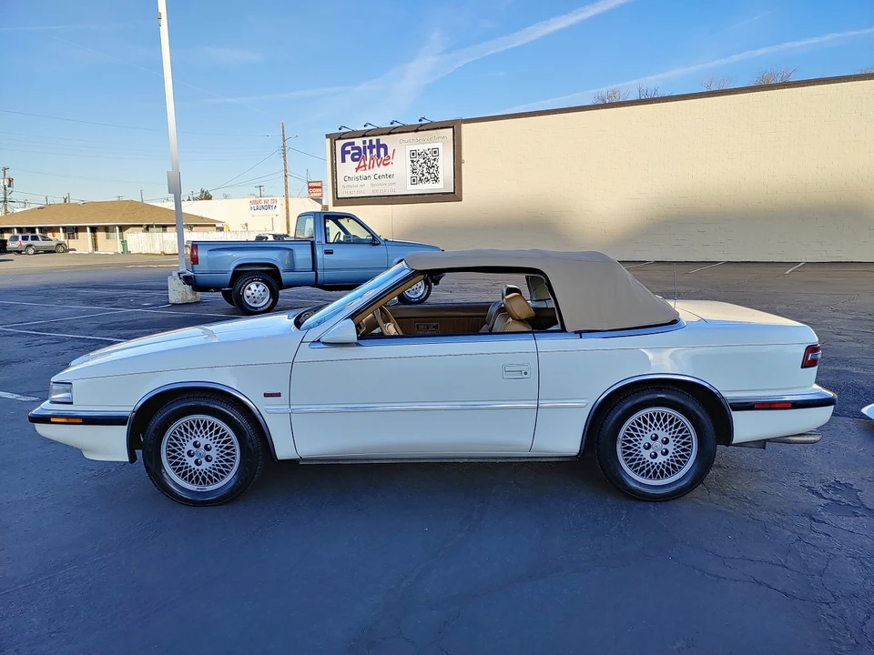 1990 Chrysler TC by Maserati - Image 21 of 31