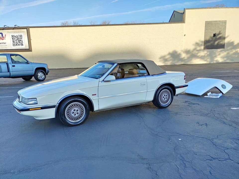 1990 Chrysler TC by Maserati - Image 19 of 31
