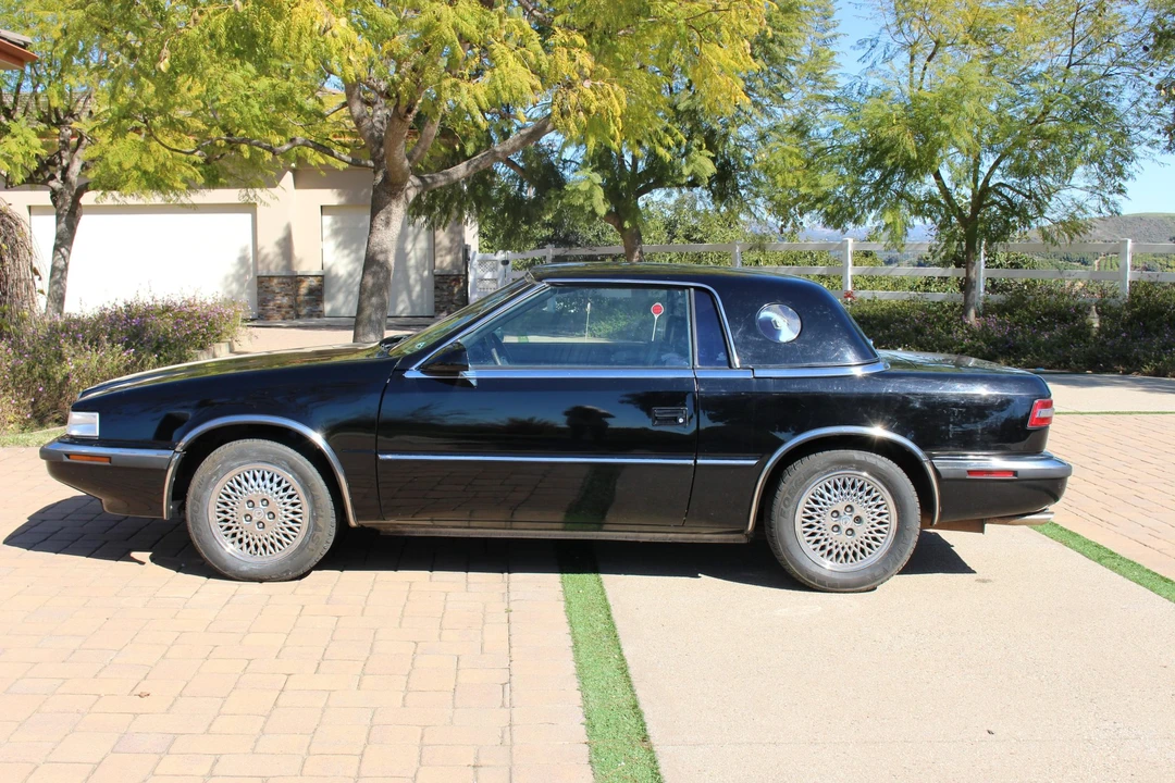 1990 Chrysler TC by Maserati - Image 6 of 31