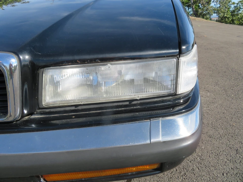 1990 Chrysler TC by Maserati - Image 25 of 31