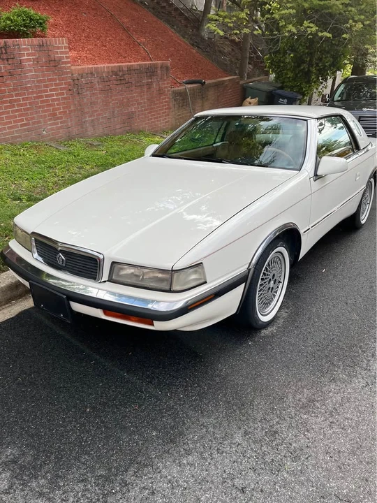 1990 Chrysler TC by Maserati - Image 2 of 12