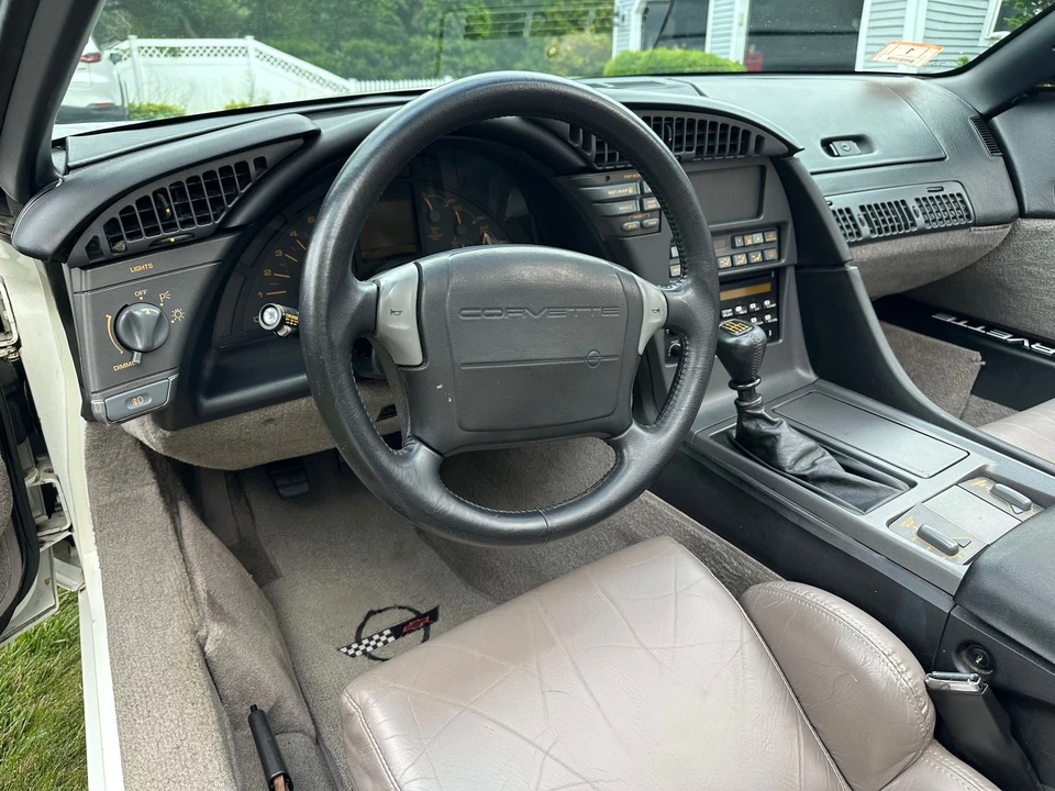 1990 Chevrolet Corvette C4 - Image 19 of 27