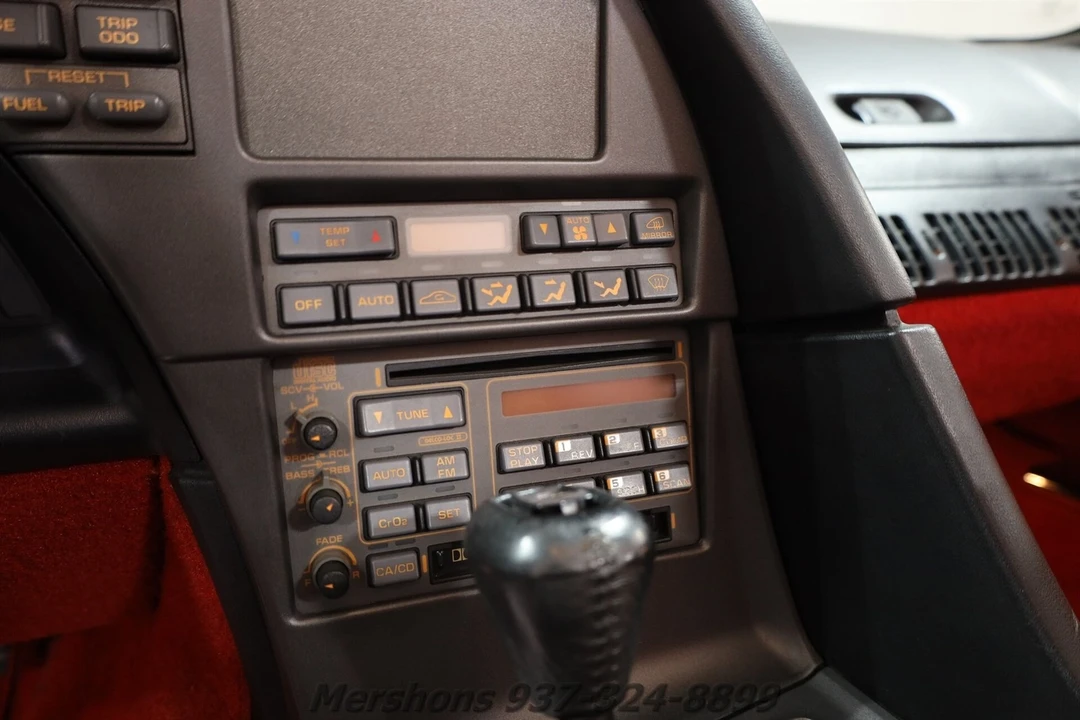 1990 Chevrolet Corvette C4 - Image 16 of 21
